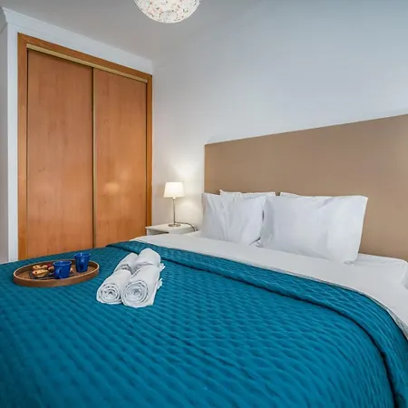 Hostwise - Bright & Comfortable Flat