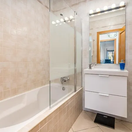 Apartamento Hostwise - Bright & Comfortable Flat *